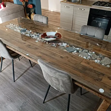 Little Wood 아파트